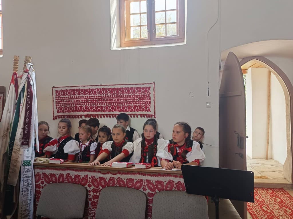 Gyermekek a magyarlónai nőszövetségi találkozón